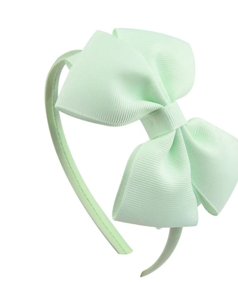 Hairband with bow